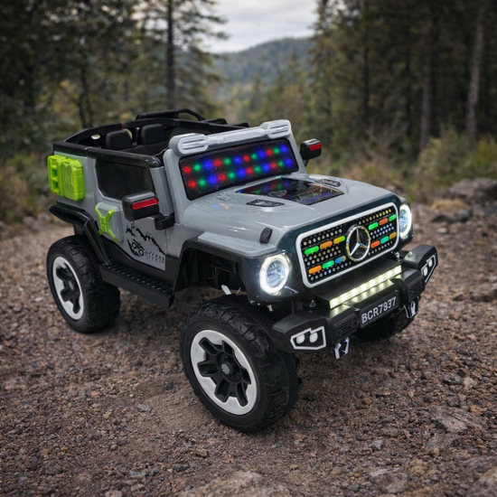 صورة سيارة أطفال كهربائية بتصميم جيب عصري ولمسة رياضية